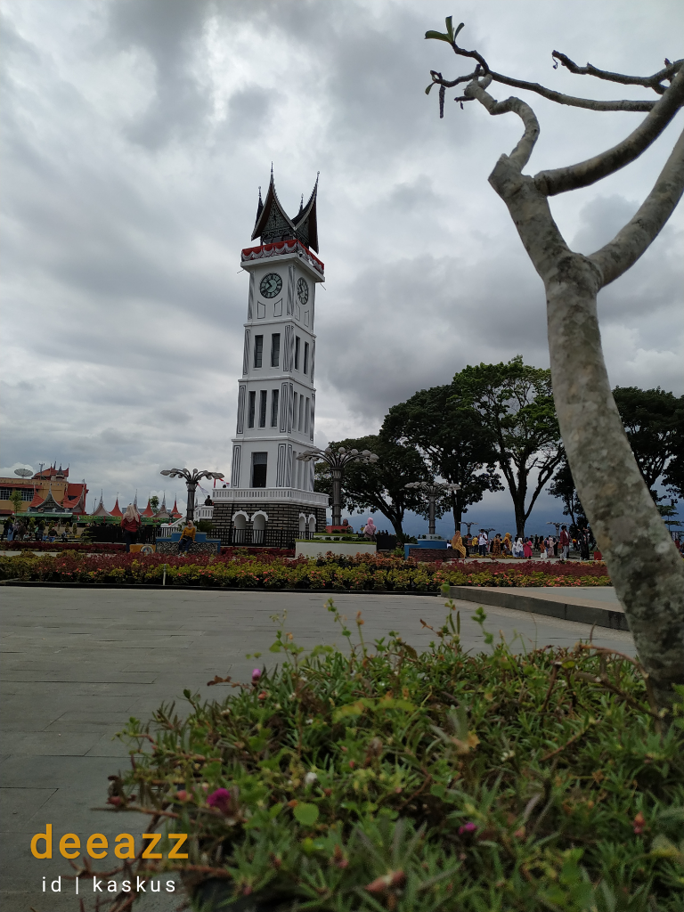 Jam Gadang Wisata Ikonik Di Kota Bukittinggi