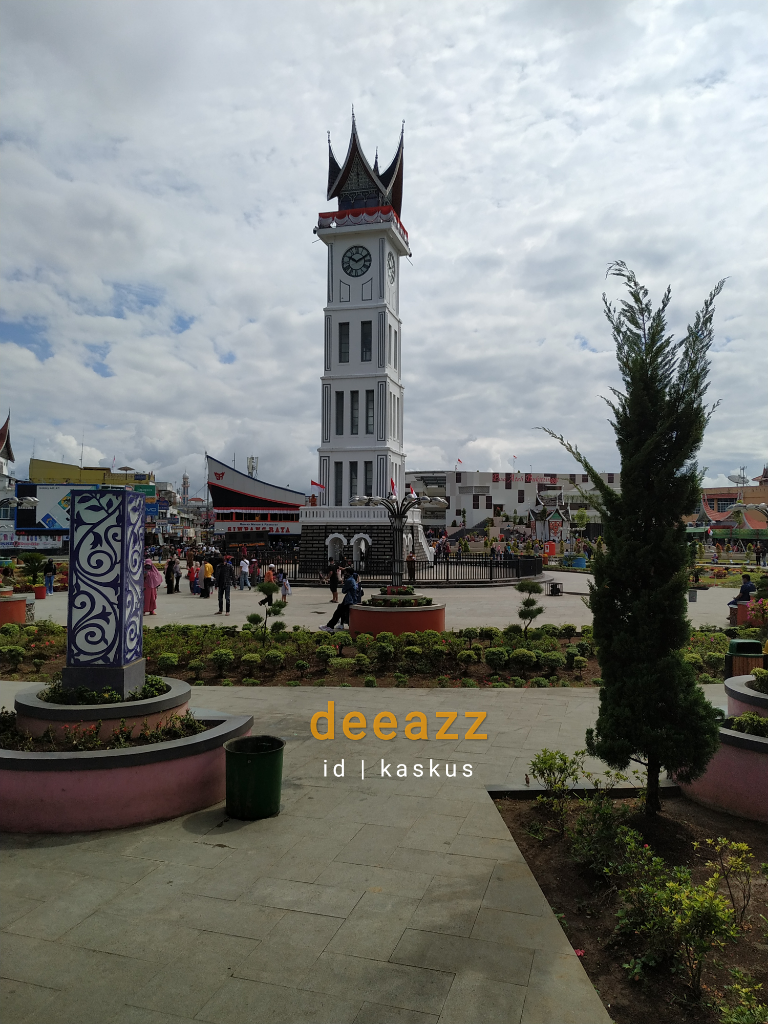 Jam Gadang Wisata Ikonik Di Kota Bukittinggi