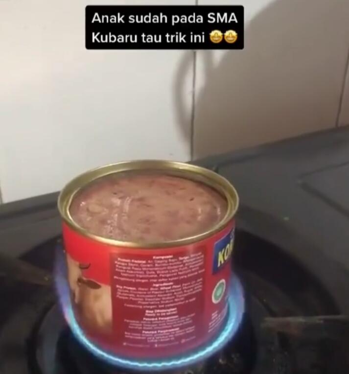 Trik Cara Mengeluarkan Isi Kornet dengan Mudah, Udah Tau Belum? 