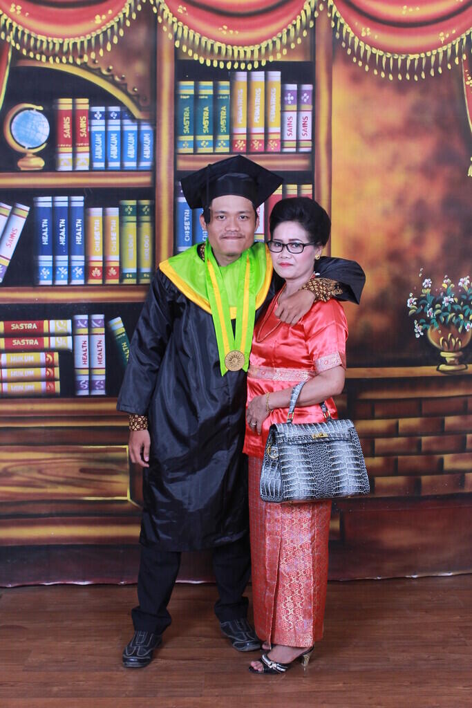 Persembahan Untuk Ibuku Tersayang Yang Ada Di Rumah