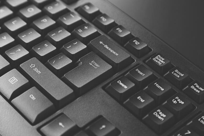 Kenapa Susunan Keyboard Tidak Berurutan? Inilah Sejarah Keyboard QWERTY