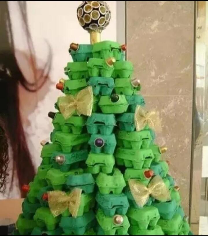 Rekomendasi Pohon Natal Unik, No 1 dari Balon!