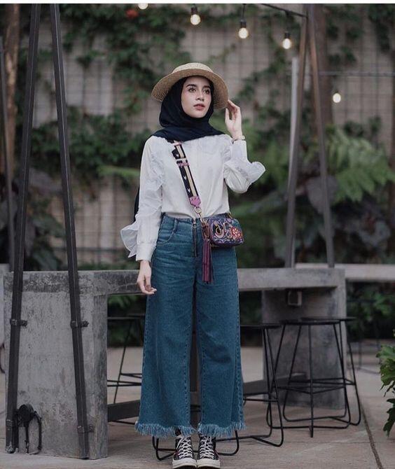 Tips Padu-Padan Kemeja Putih Buat HIJABER, Simple Tapi Keren!!!