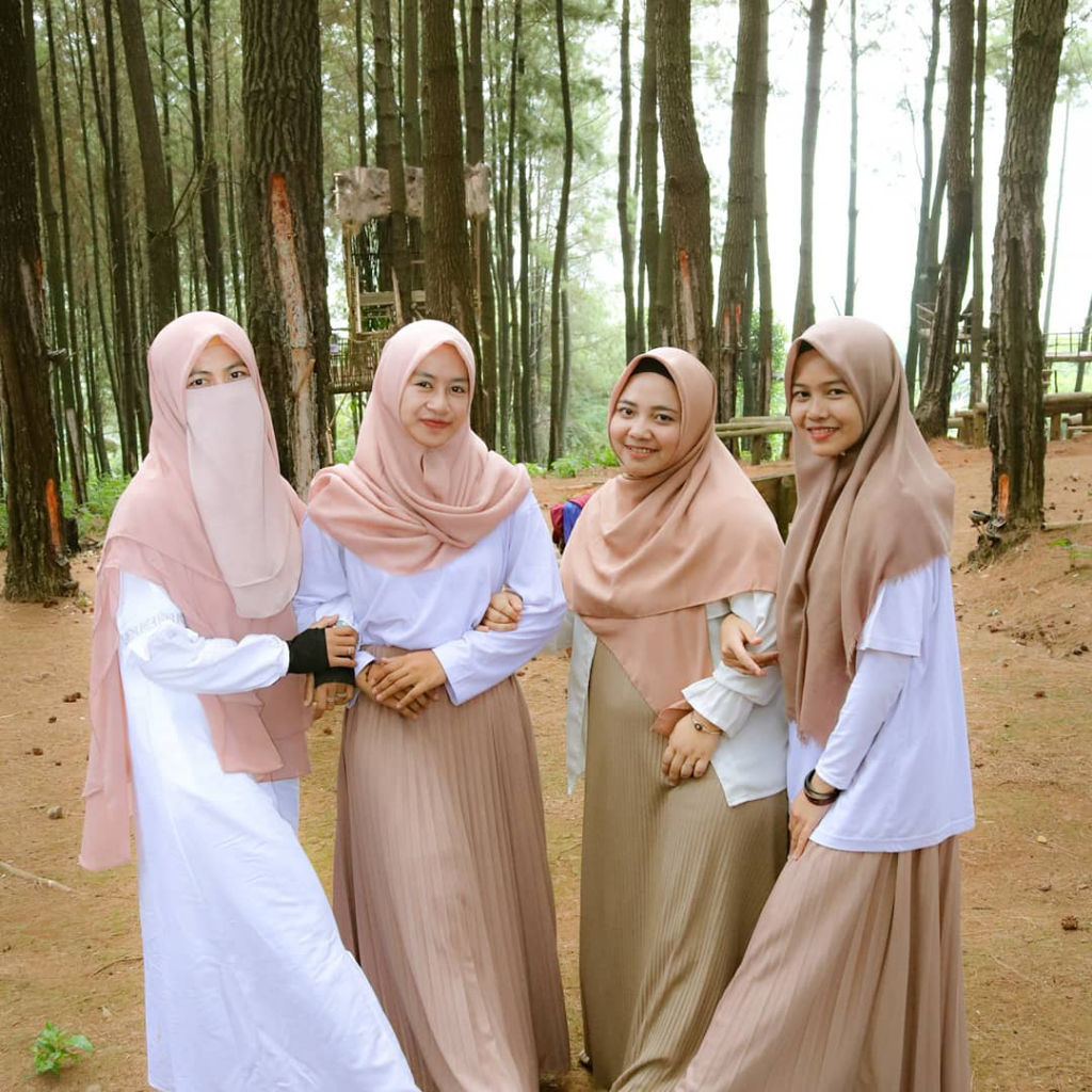 Inspirasi Gaya Pose Foto
