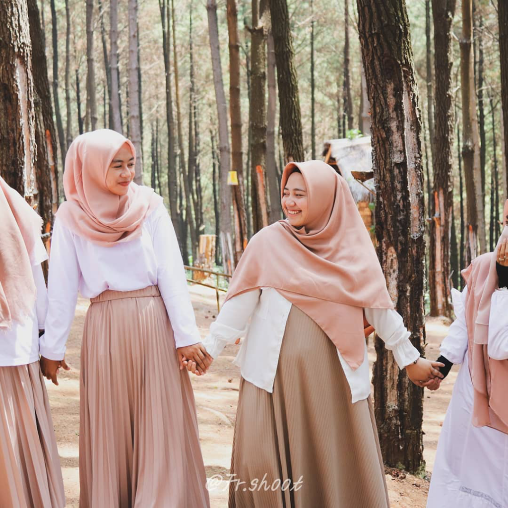Inspirasi Gaya Pose Foto