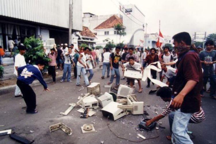 #MenolakLupa, Kisah Kelam Dan Sadis Yang Pernah Terjadi Di Indonesia 