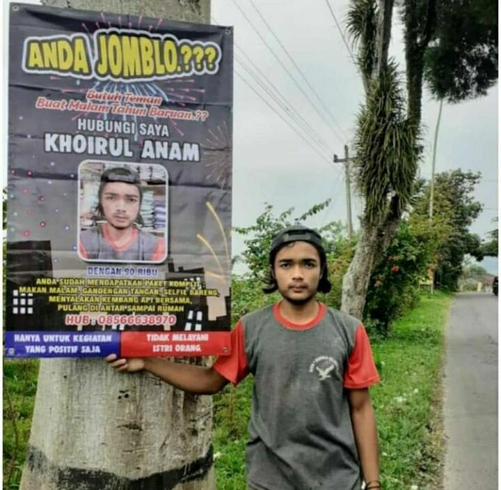 Pria Ini Memasang Tarif 90k Untuk Menjadi Pendamping Di Malam Tahun Baru,Berminat?