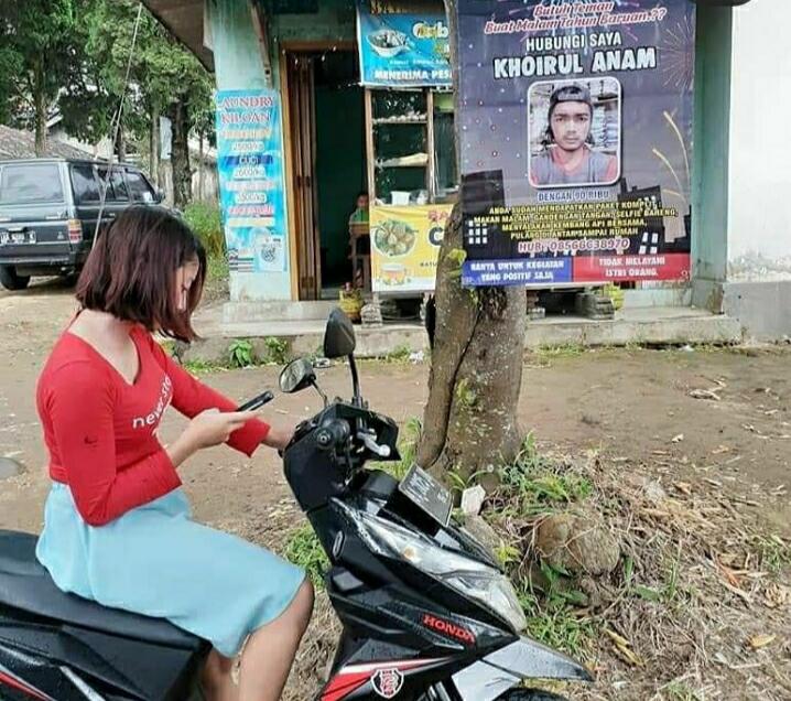 Pria Ini Memasang Tarif 90k Untuk Menjadi Pendamping Di Malam Tahun Baru,Berminat?