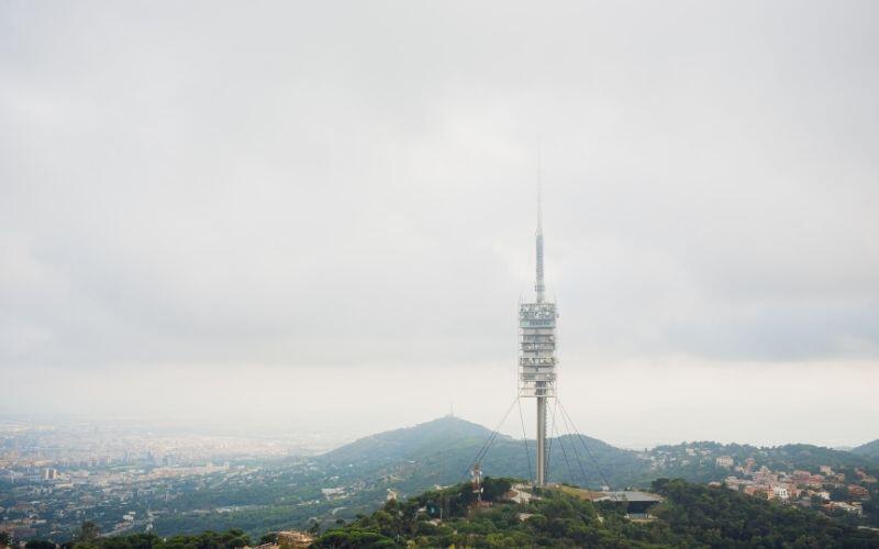 Kalau Indosat sama Tri Merger, Kamu Pilih Saham ISAT atau TLKM?