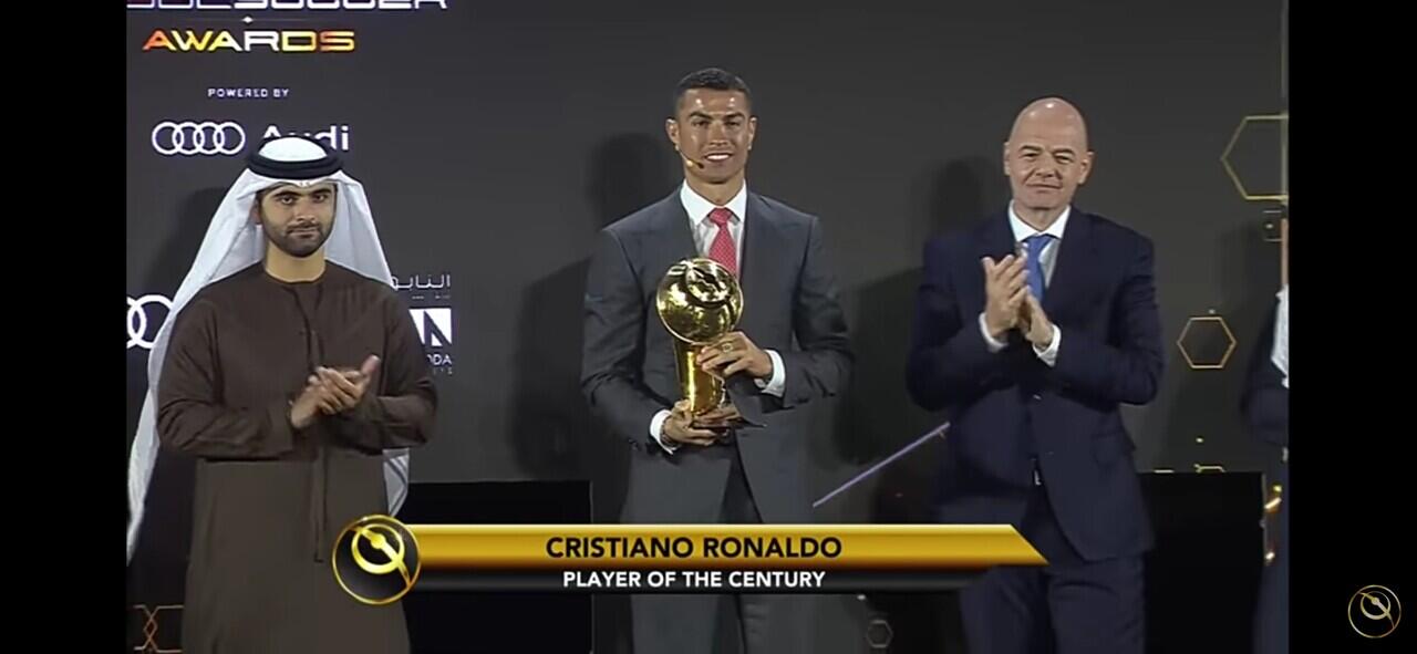 Cristiano Ronaldo Mendapat penghargaan Player of the Century 2001-2020
