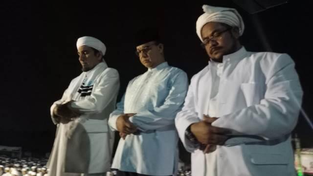 Anies Belum Beri Perintah ke Satpol PP DKI Soal Pencopotan Atribut FPI