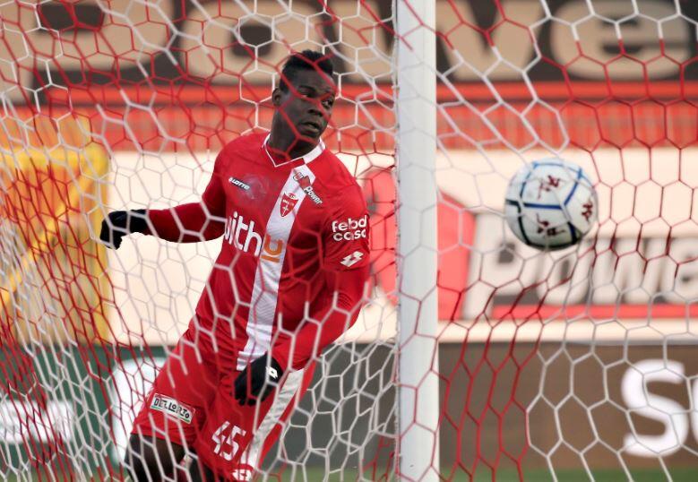 Akhirnya, Balotelli Nyekor Lagi dalam Debutnya di Klub AC Milan KW