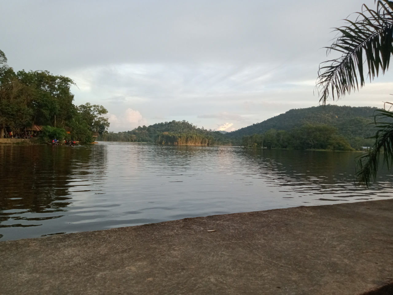 Kian Menawan! Ciptakan Kenangan Tahun Barumu di Danau Wisata Sejarah, Sebedang