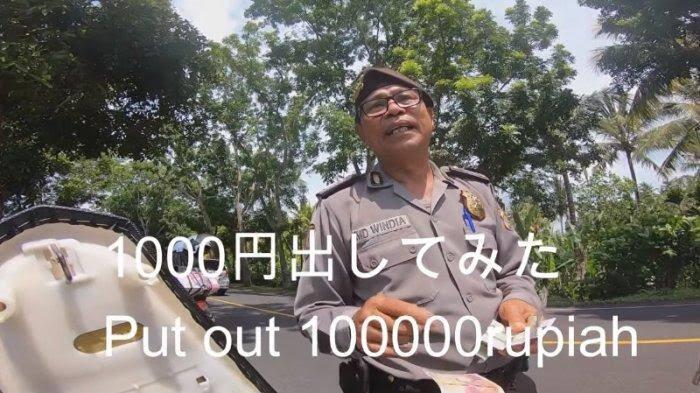 Polisi Masuk Liang Kubur, Berikan Pesan Ingat Mati Untuk Rekan Polisi Yang Lain.