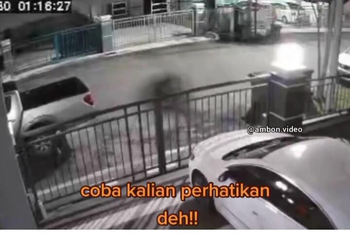 Ngeri, Heboh Video Sosok Bayangan Hitam Terbang Melintasi Jalan! Setan Jenis Apa?