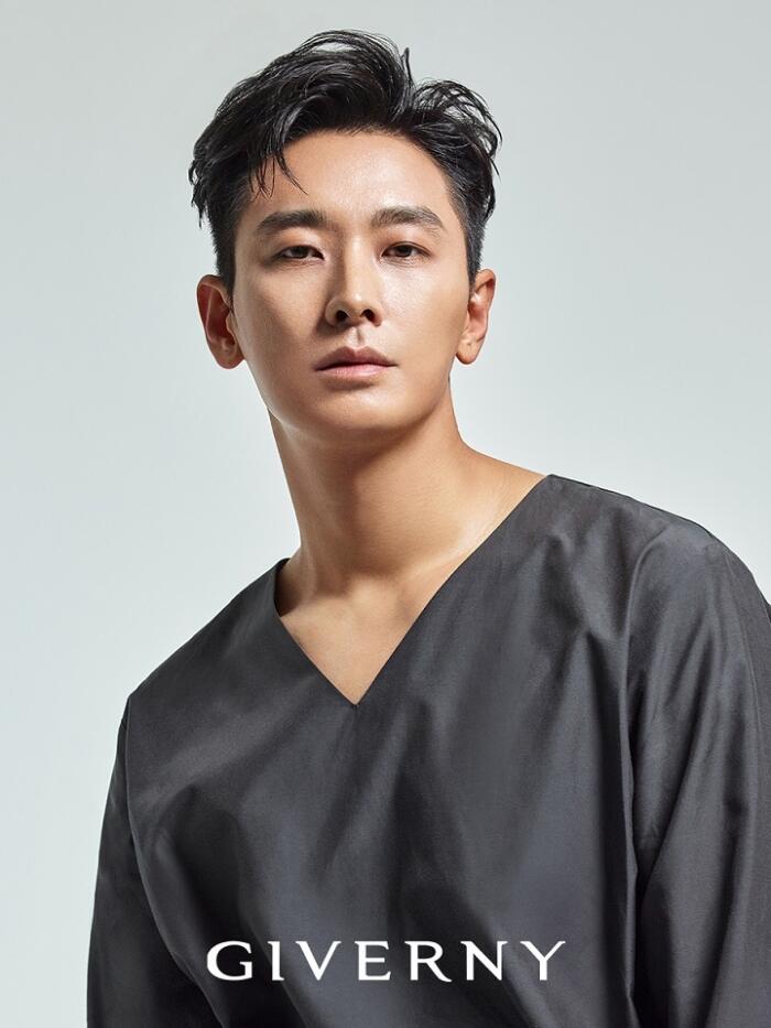 Joo Ji Hoon Resmi Gabung Agensi Baru!