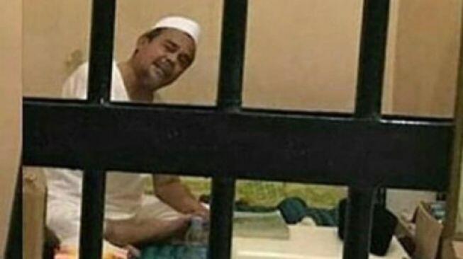 FPI Dibubarkan Pemerintah, Habib Rizieq Bakal Tetap Jadi Imam Besar