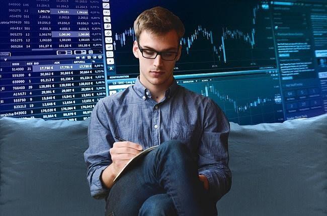 Perbedaan Trader Pengguna Analisis Fundamental Dan Teknikal