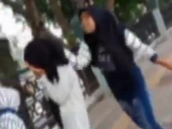 Viral Remaja Putri di Gresik Di-bully, Dipukuli Hingga Ditampar