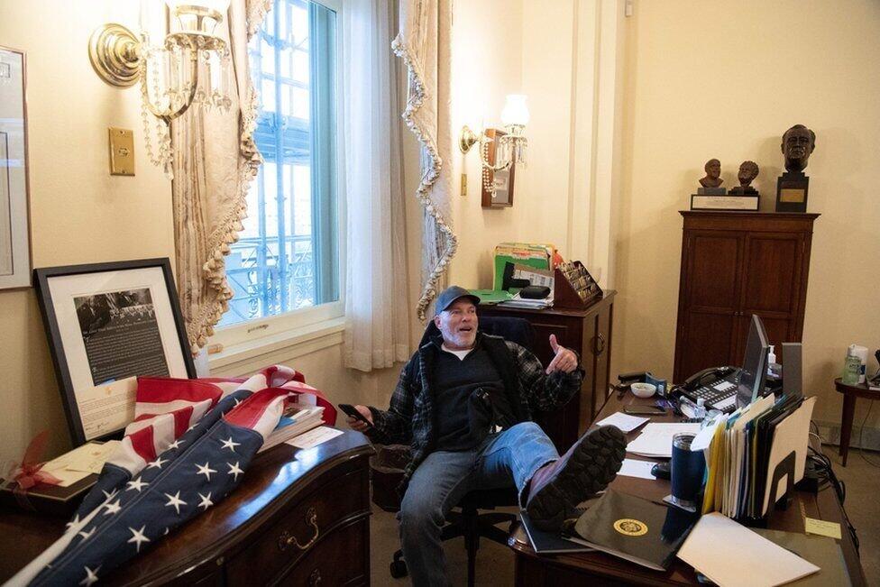 Massa Trump Serbu Capitol, Mengapa Sistem Keamanan Gagal Cegah Perusuh?