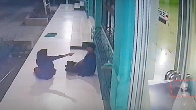 CCTV Rekam Gadis Berhijab yang Ditemukan Tewas di Medan dengan Pria Bertangan Satu