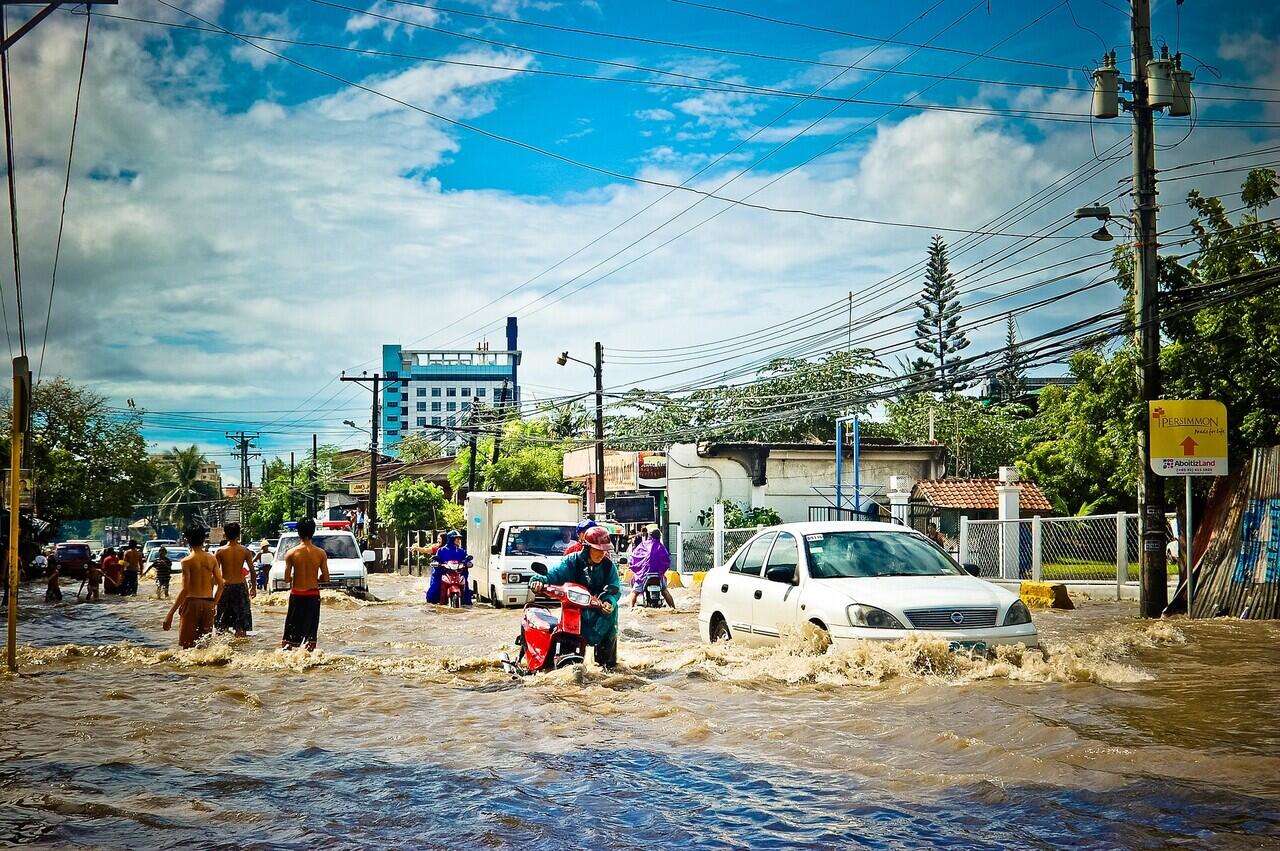 Lakukan 3 Tips Ini Saat Kendaraan Kalian Mengalami Mogok Karena Banjir