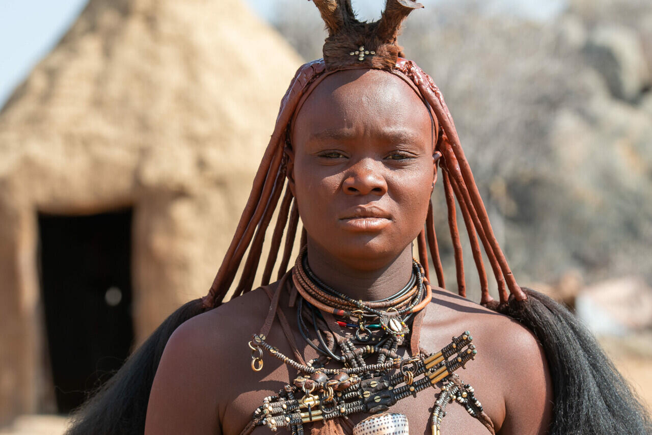 NGGAK PERNAH MANDI, Wanita di Suku Ini Diakui Sebagai Wanita Terindah di Afrika.