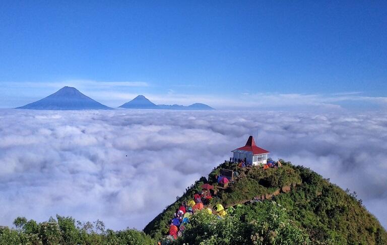 Sajikan Pemandangan Indah, Inilah 5 Lokasi Negeri di Atas Awan di Indonesia