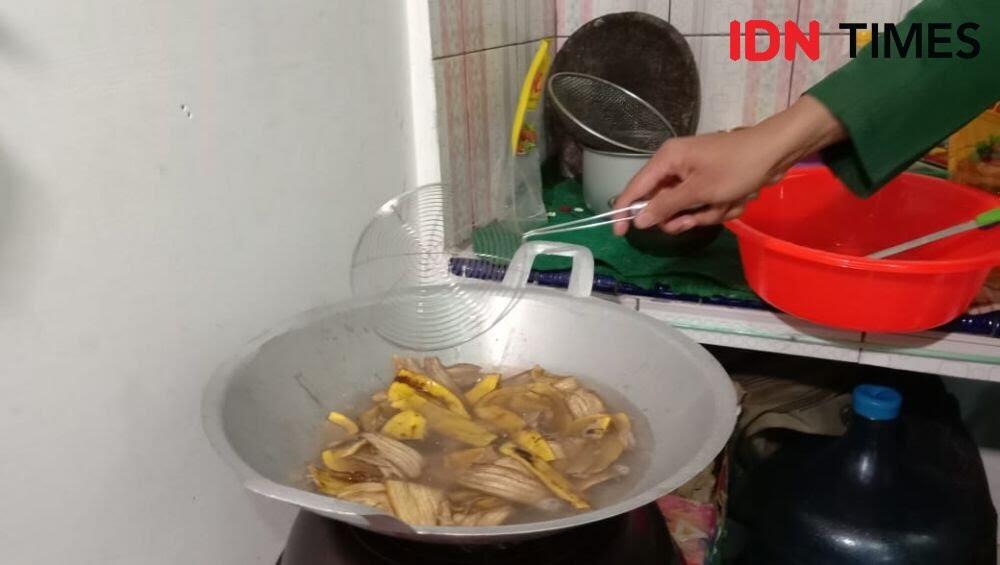 Industri Rumah Keripik Kulit Pisang dan Kulit Buah.