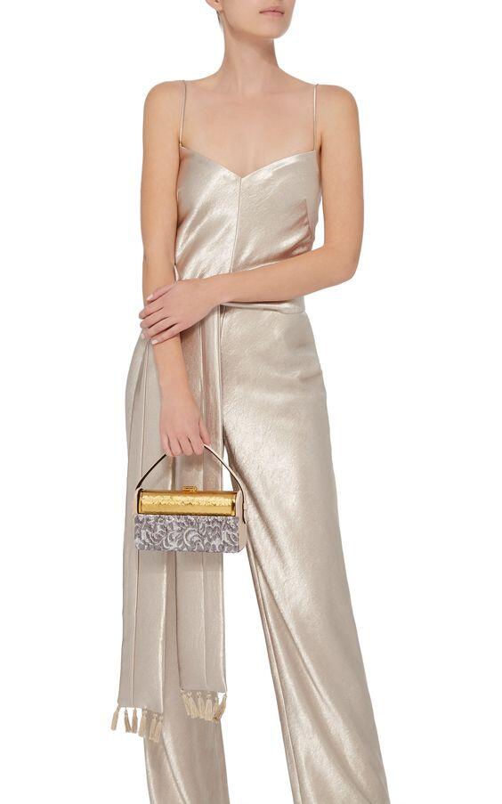 10 Model Tas Kondangan Simpel yang Membuat Outfit Kondangan Makin Stylish.