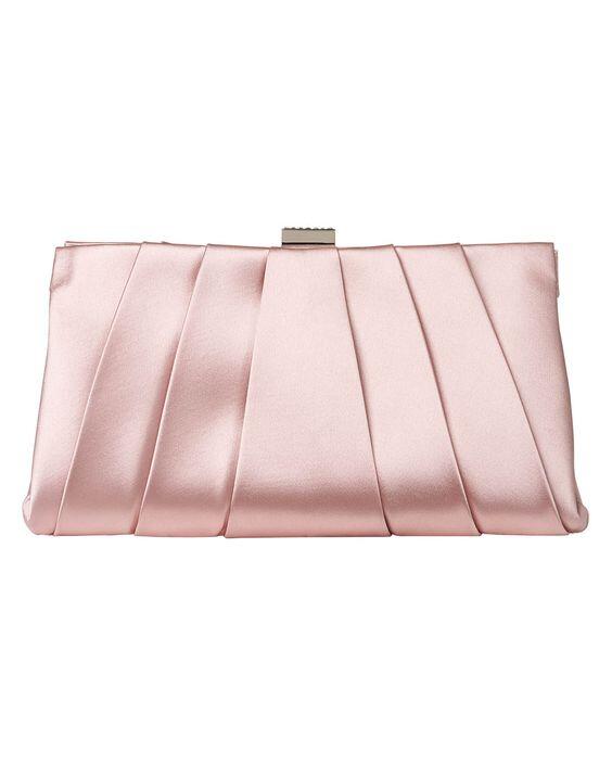 10 Model Tas Kondangan Simpel yang Membuat Outfit Kondangan Makin Stylish.