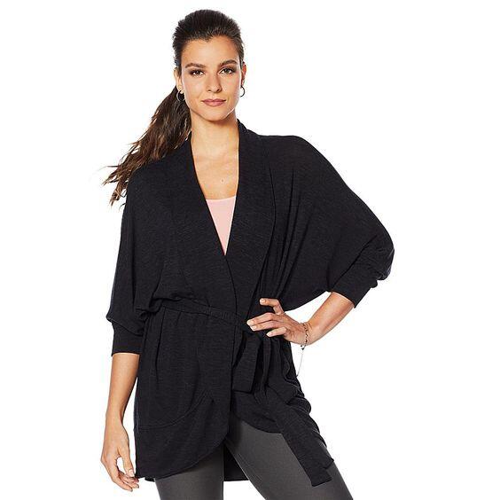 Tips Padu-Padan Cocoon Cardigan yang Akan Trend Tahun Ini, Termasuk Hijaber