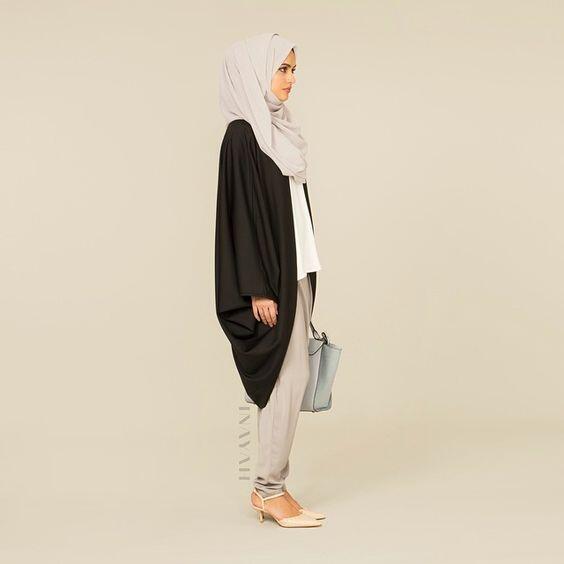 Tips Padu-Padan Cocoon Cardigan yang Akan Trend Tahun Ini, Termasuk Hijaber