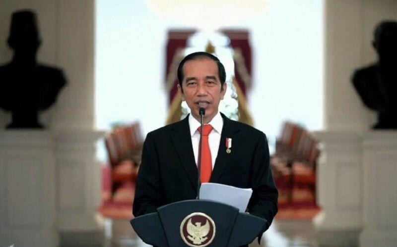 Presiden Jokowi Jalani Vaksin dengan Vaksin Sinovac di Teras Istana Merdeka