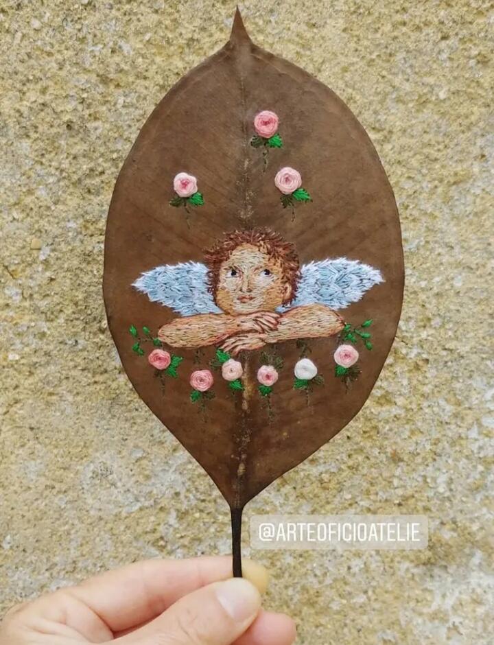 Menyulam pada Kain Sudah Biasa, Apa Jadinya Bila di Atas Daun? Inilah Hasilnya!