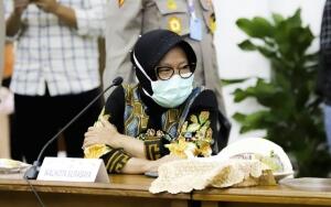 Mensos Risma Langsung ke Majene Sulbar, Korban Jiwa Gempa Dipastikan Dpt Santunan