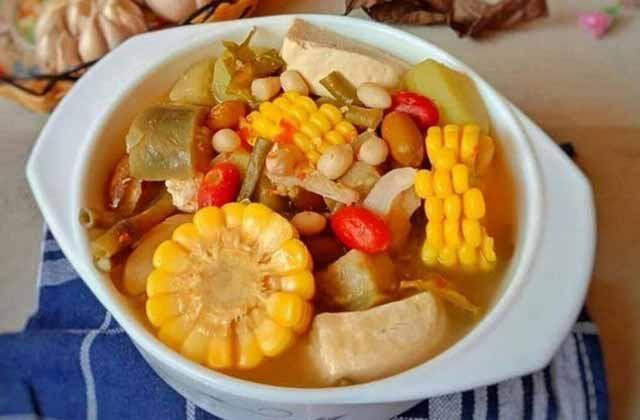 Sayur Asem dan 5 Makanan Pendampingnya yang Maknyus