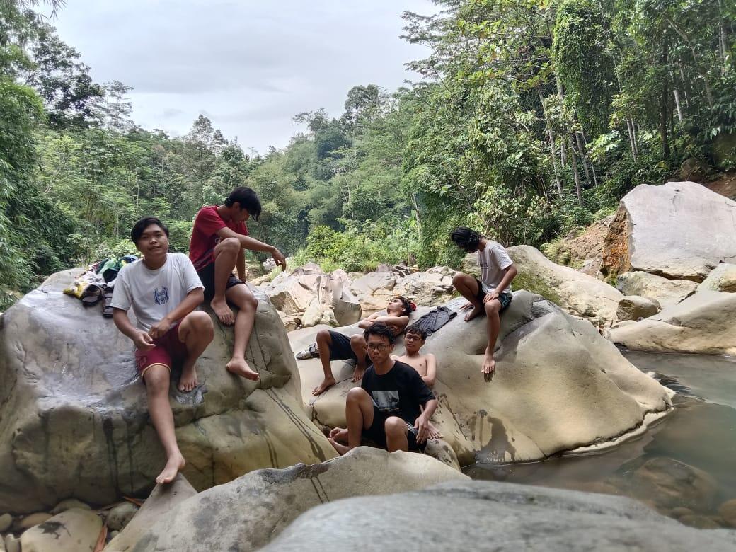 Rekomendasi Curug Cikuluwung di Bogor yang wajib kalian kunjungi