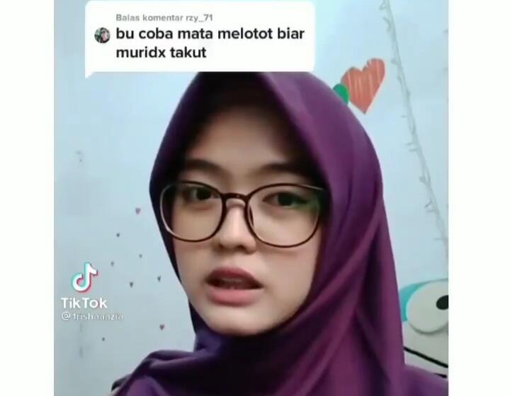 Viral Bu Guru Cantik Ditantang Melotot Biar Murid Takut! Netizen; Malah Bikin Cinta