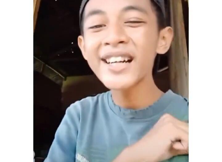 Bikin Haru Netizen, Seorang Pemuda Cerita Tentang Kebanggaan Terhadap Rumah Kayunya! 
