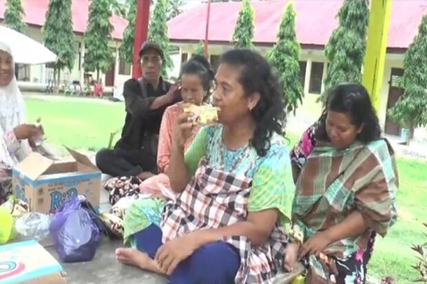 Kisah 15 Pengungsi Gempa Majene yang Bertahan Hidup di Hutan dengan Makan Seadanya