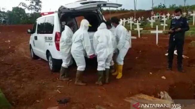 RS Penuh, Tiap Hari 8 Nakes Gugur, LaporCovid: Bom Waktu di Depan Mata