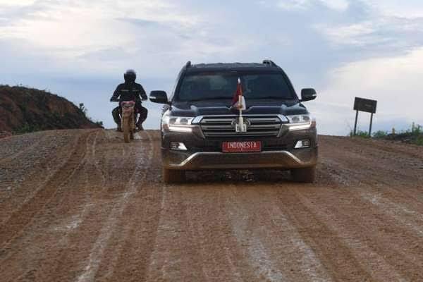 Mobil Dinas Jokowi Yang Terabas Banjir Di Kalimantan Selatan, Toyota Land Cruiser