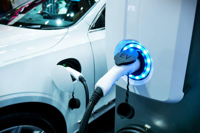 Amazing, Baterai Mobil Listrik Paling Canggih di Dunia, Cukup 10 Menit Ngecasnya