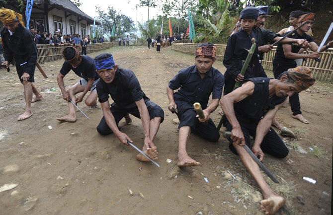 &#91;COC Reg. Banten Kulon&#93; Tradisi Debus Yang Mengerikan Bernuansa Islam