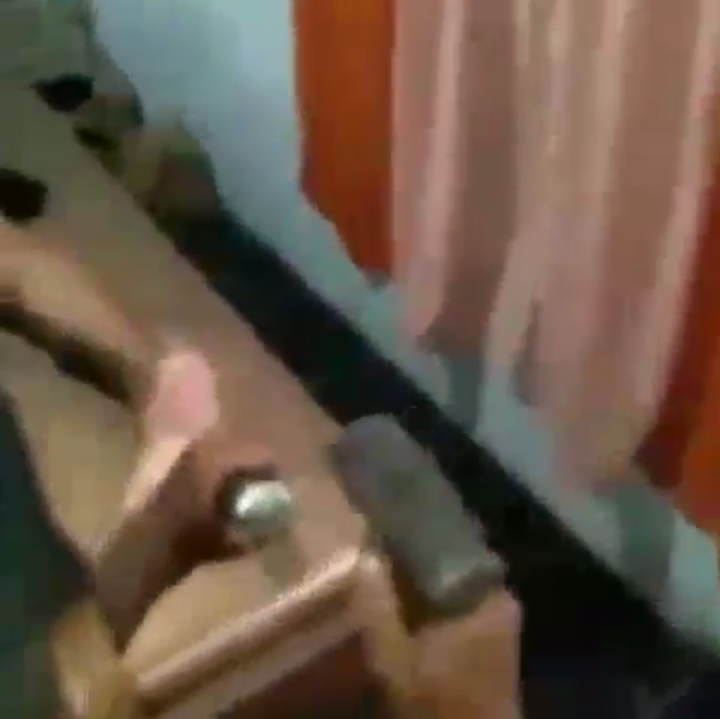 Ngilu!! Bapak2 Mijat Pake Palu Dan Pahat, Netizen : Mijat Atau Mahat Orang Nih?