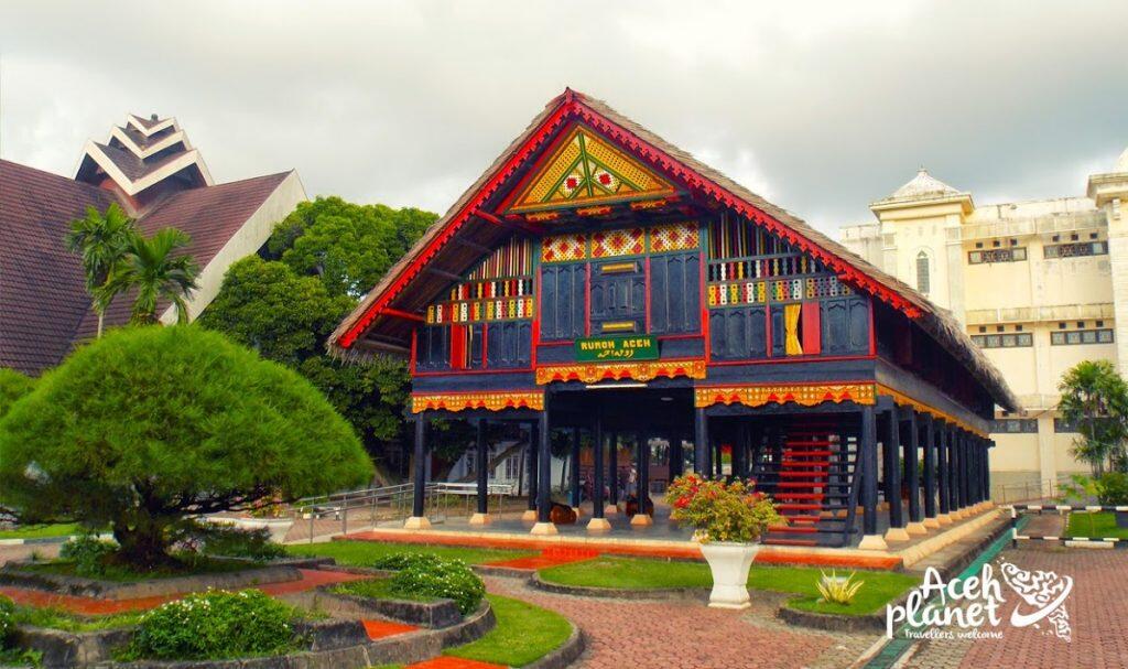 &#91;COC Reg. Aceh&#93; mari mengenal rumah adat krong bade 