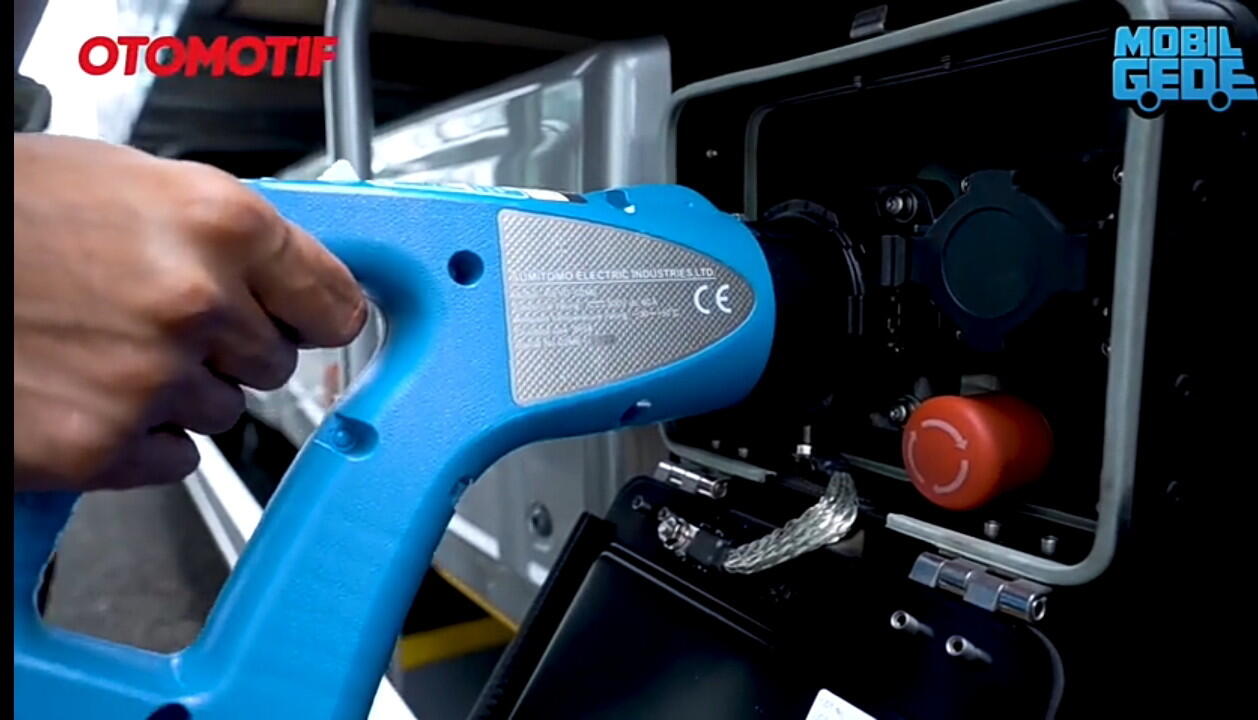 Ketika Kepala Canter Berubah Menjadi Biru, Inilah Truk Listrik Buatan Mitsubishi
