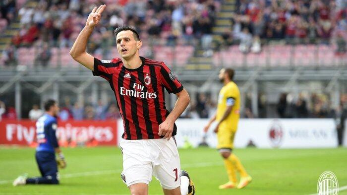 Sedikit Kisah Dewakere Dengan Merah Hitam Kebanggaan Kota Milan