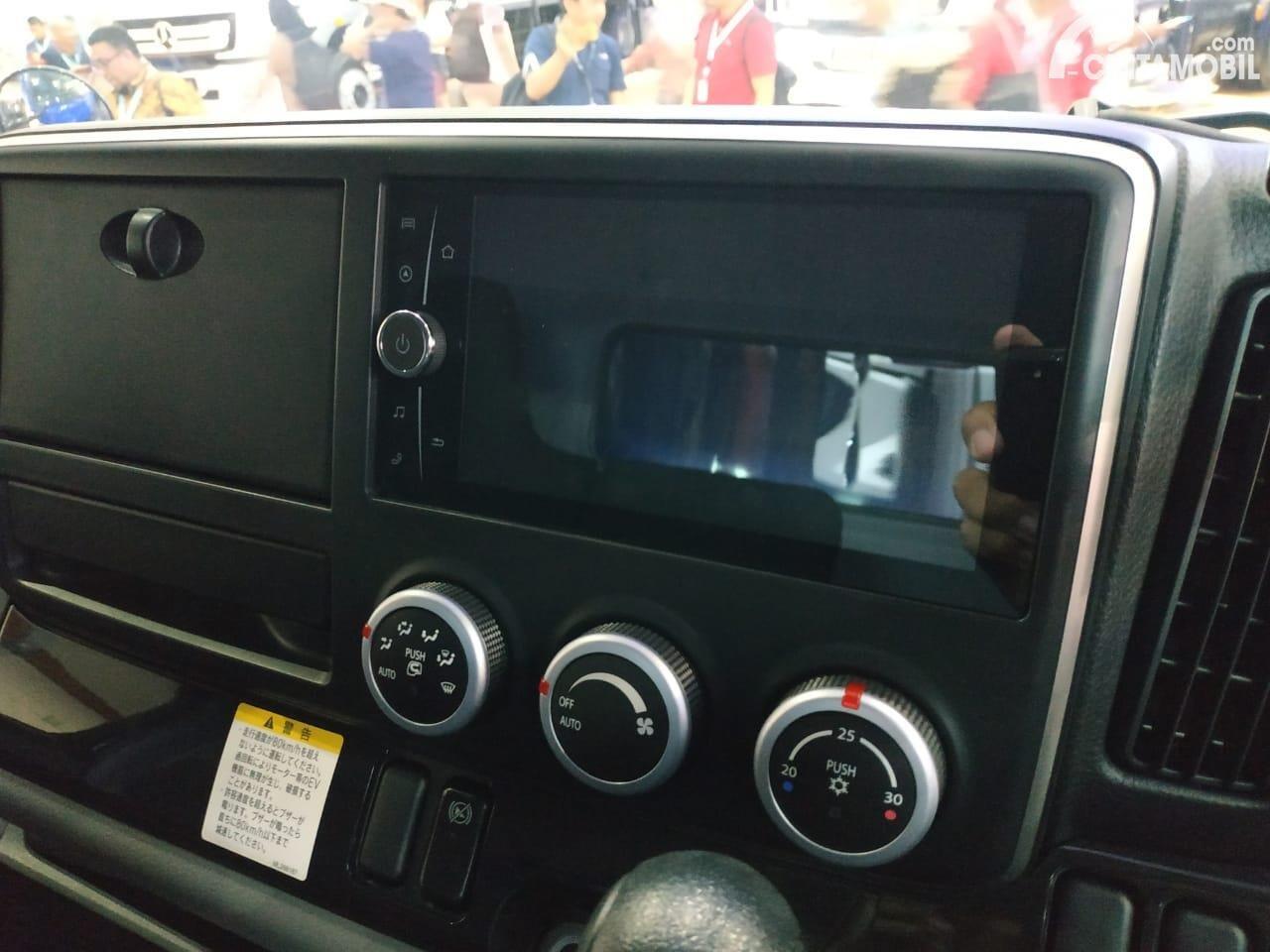 Ketika Kepala Canter Berubah Menjadi Biru, Inilah Truk Listrik Buatan Mitsubishi